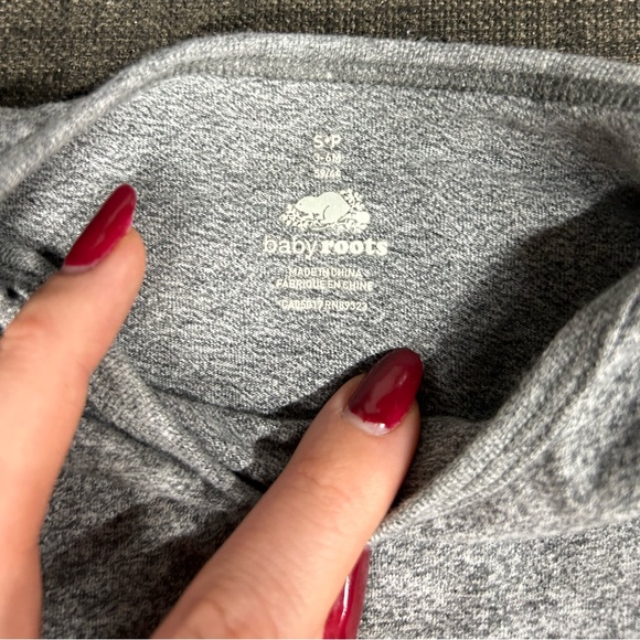 Roots baby onesie with snaps - Picture 4 of 5